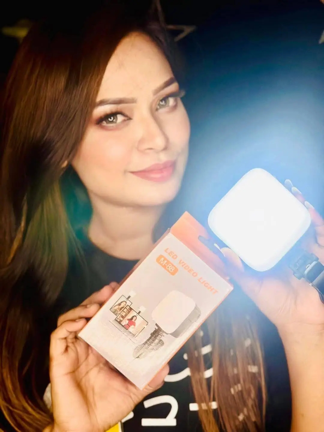 LED Video Light M 88 – Portable Fill Light for Phone & Camera.